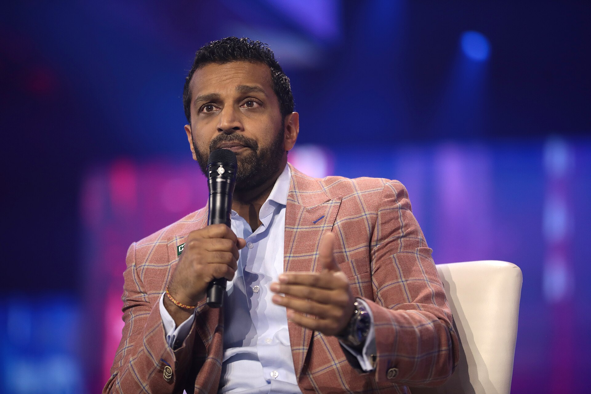 Kash Patel speaking with attendees at the 2022 AmericaFest at the Phoenix Convention Center in Phoenix, Arizona.