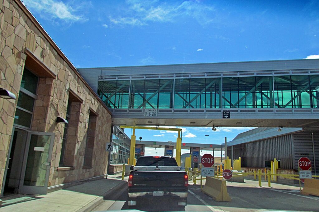 Coutts, Alberta border crossing into the USA In 2004, a joint border facility opened in Coutts, Alberta – Sweet Grass, Montana, housing both Canadian and American federal authoriti